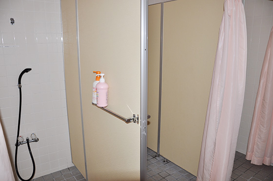 シャワー室（男女別／無料）